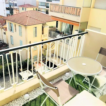 One Bedroom Vautrin شقة *