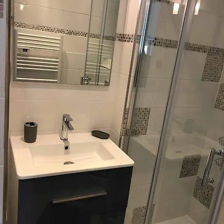 شقة One Bedroom Vautrin كان