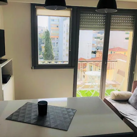 One Bedroom Vautrin شقة